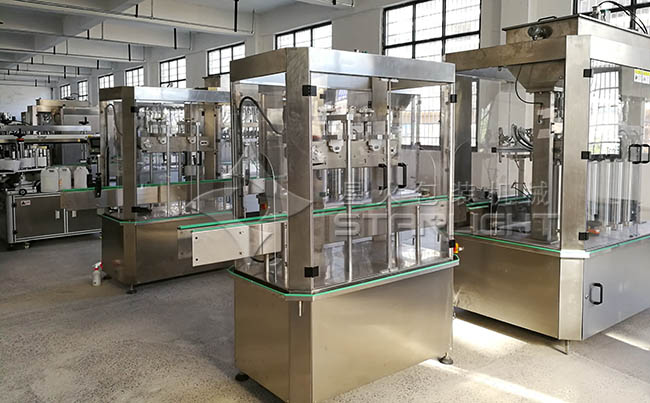 車間灌裝機實拍圖